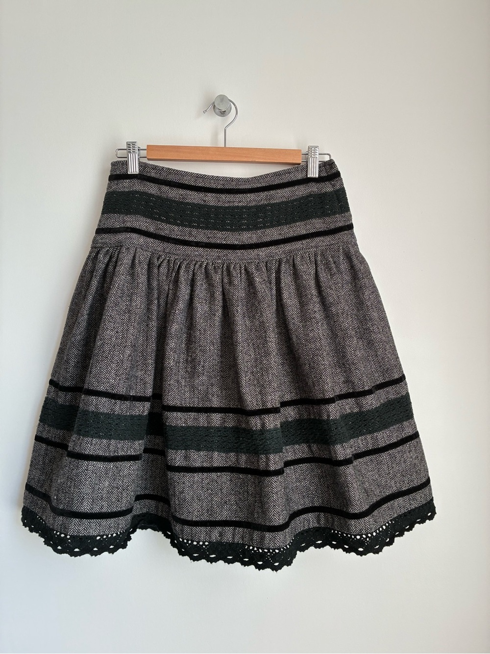 Vintage Adda Paris Wool Blend Skirt Crocheted Lace Velvet Trim M/L